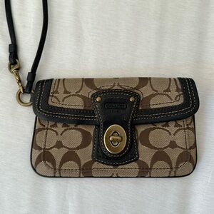 Coach Wristlet Signature Canvas Brown